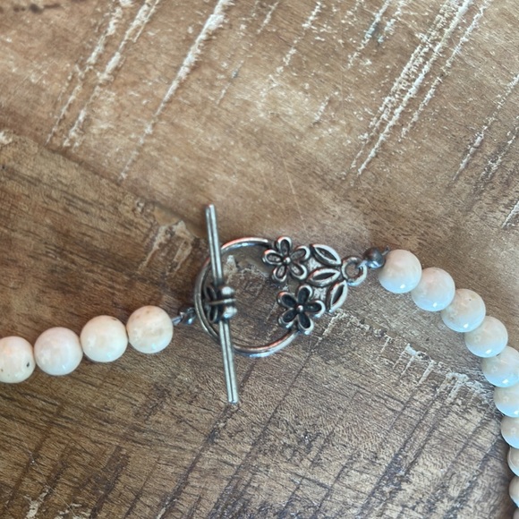 Magnesite Crystal skull necklace - Picture 4 of 5